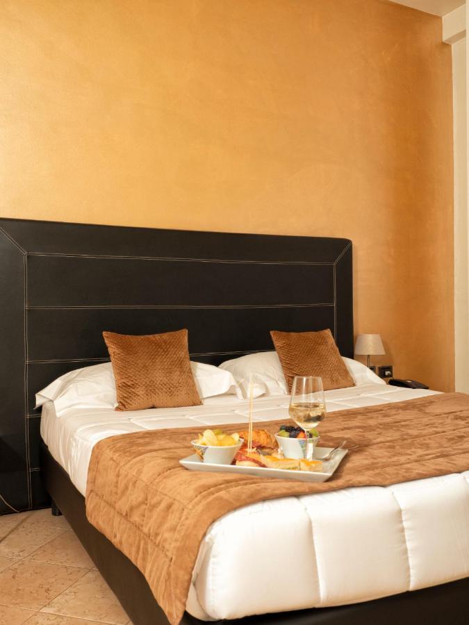 Hotel Europa Pallazzolo sullʼOglio Εξωτερικό φωτογραφία