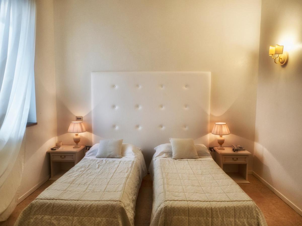 Hotel Europa Pallazzolo sullʼOglio Εξωτερικό φωτογραφία