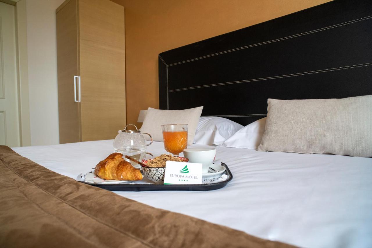 Hotel Europa Pallazzolo sullʼOglio Εξωτερικό φωτογραφία