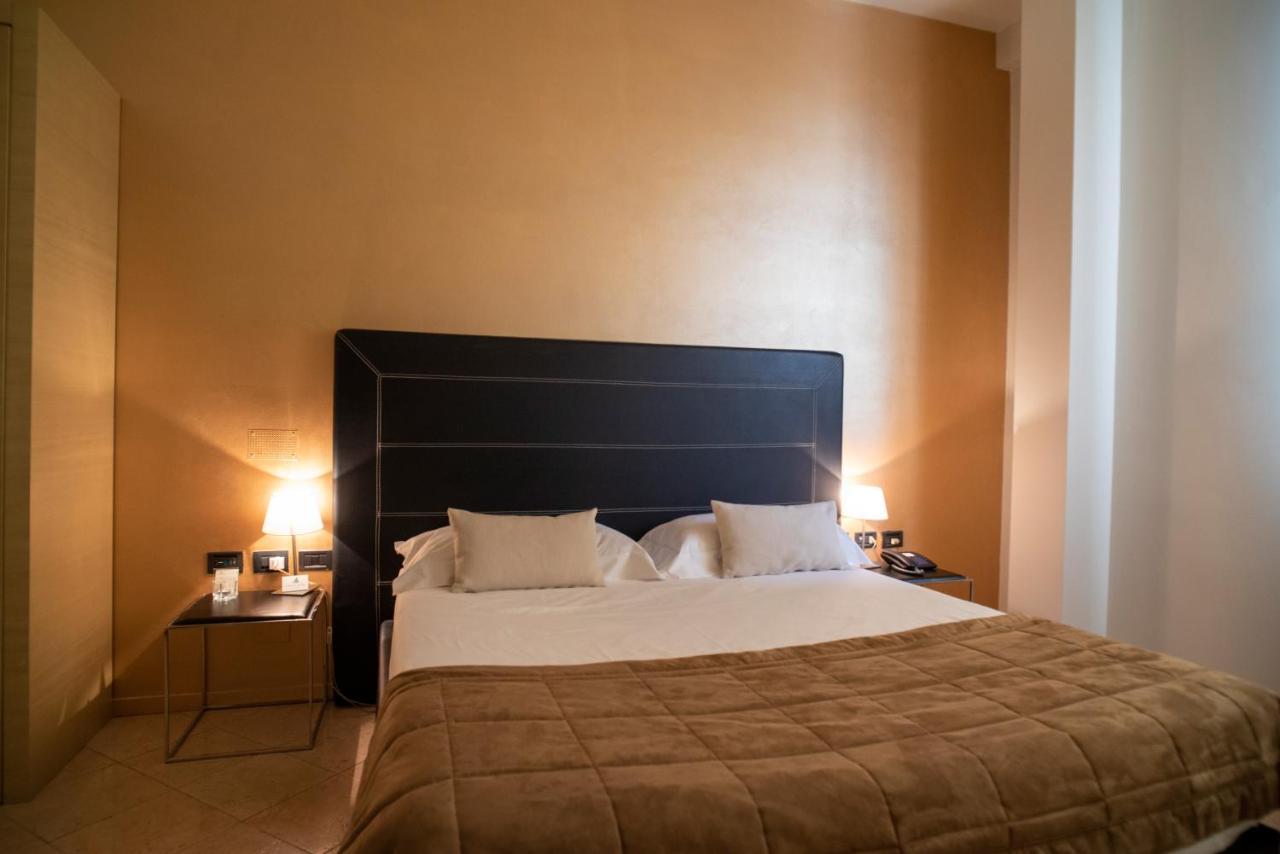 Hotel Europa Pallazzolo sullʼOglio Εξωτερικό φωτογραφία