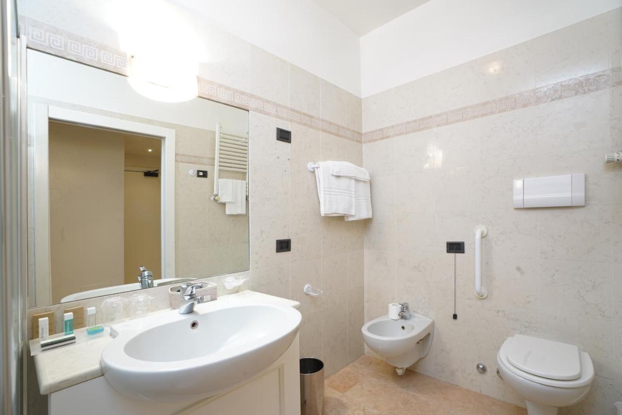 Hotel Europa Pallazzolo sullʼOglio Εξωτερικό φωτογραφία